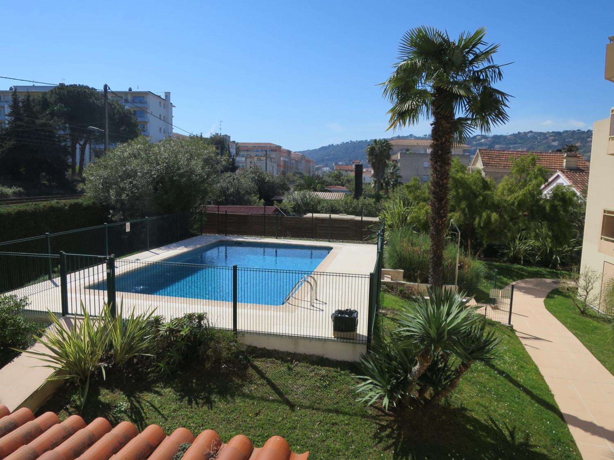T2 Coquet Proche Plages, Port Et Centre Ville Golfe-Juan Luaran gambar
